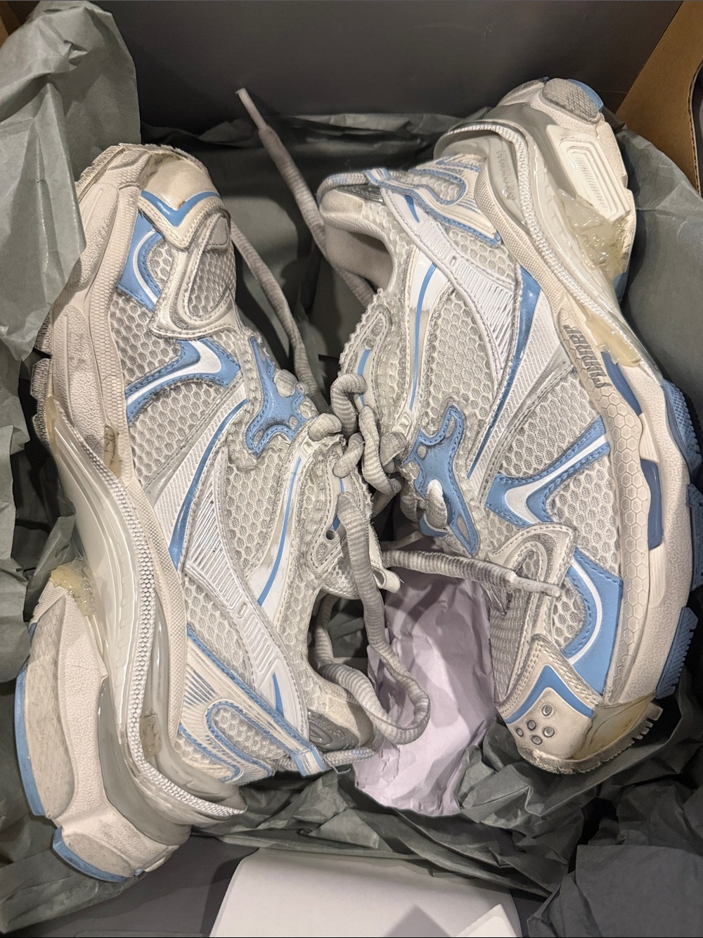 Balenciaga NEW in box Runner 2.0 Sneakers white/ cream/ pastel blue 38 - Picture 5 of 14